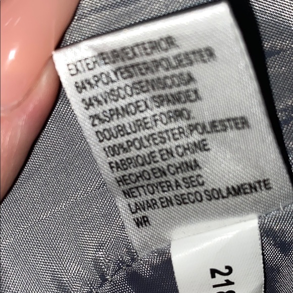 Tahari blazer - Picture 6 of 6